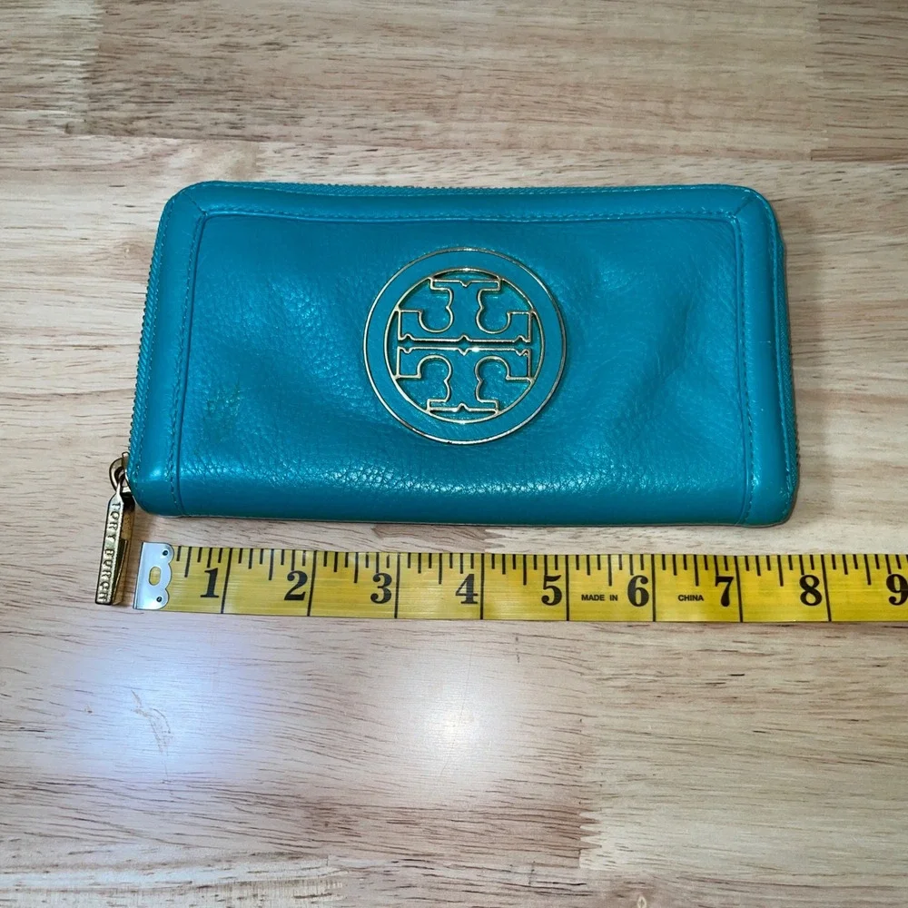 Tory Burch Amanda Zip Around Wallet Turquoise‎ Blue Pebbled Leather Gold Logo